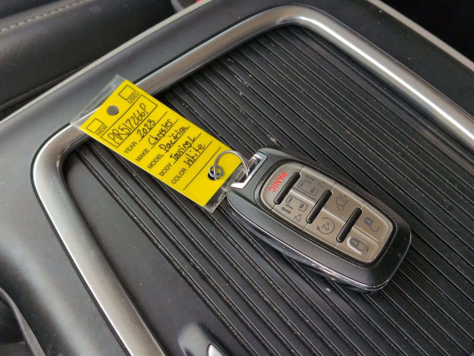 Thumbnail: 2023 Chrysler Pacifica - 35