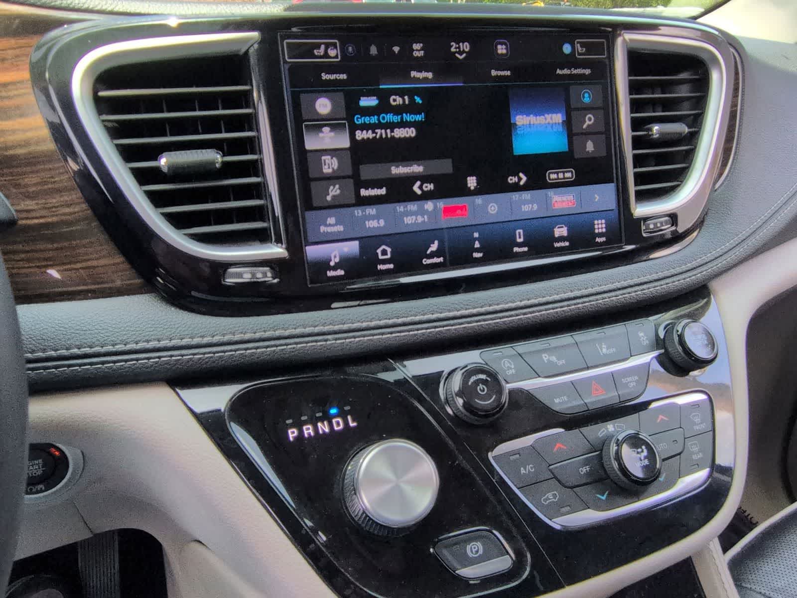 Thumbnail: 2023 Chrysler Pacifica - 28