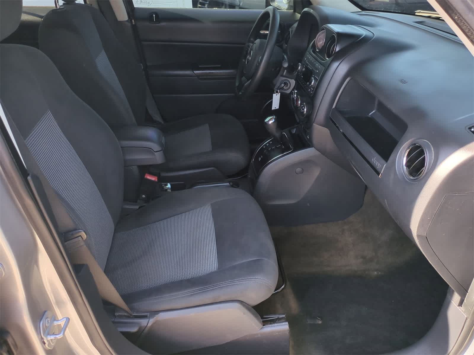 Thumbnail: 2016 Jeep Patriot - 19