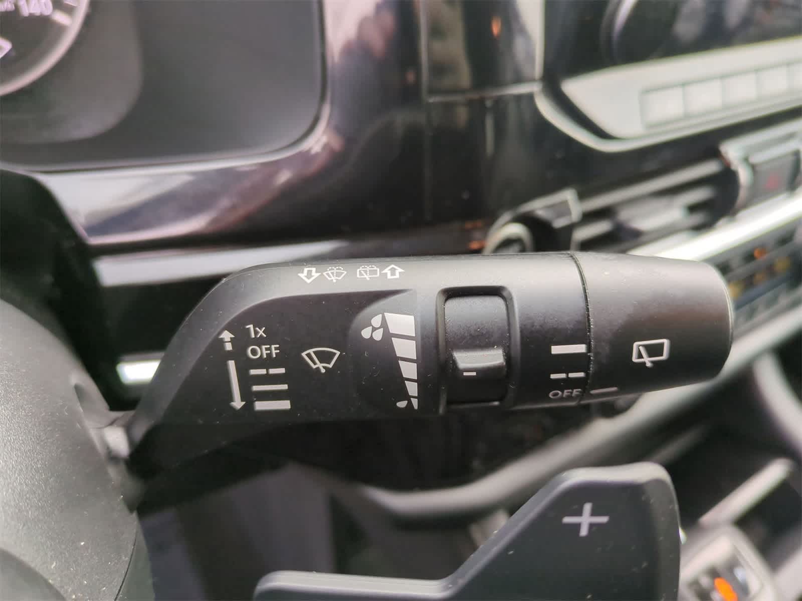 Thumbnail: 2023 Nissan Pathfinder - 24