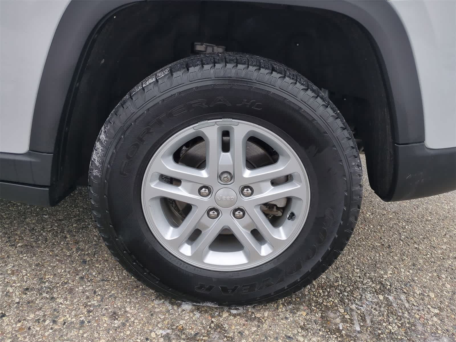 Thumbnail: 2023 Jeep Grand Cherokee - 14