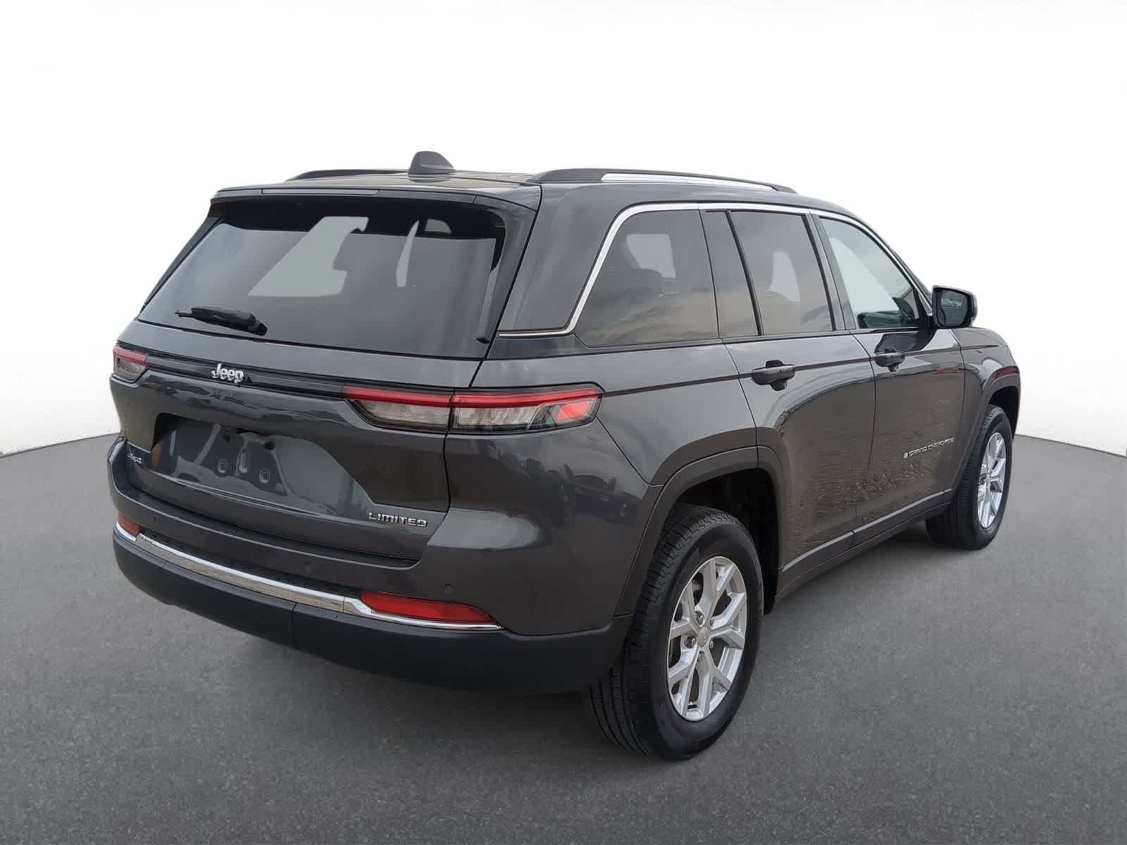 Thumbnail: 2023 Jeep Grand Cherokee - 8