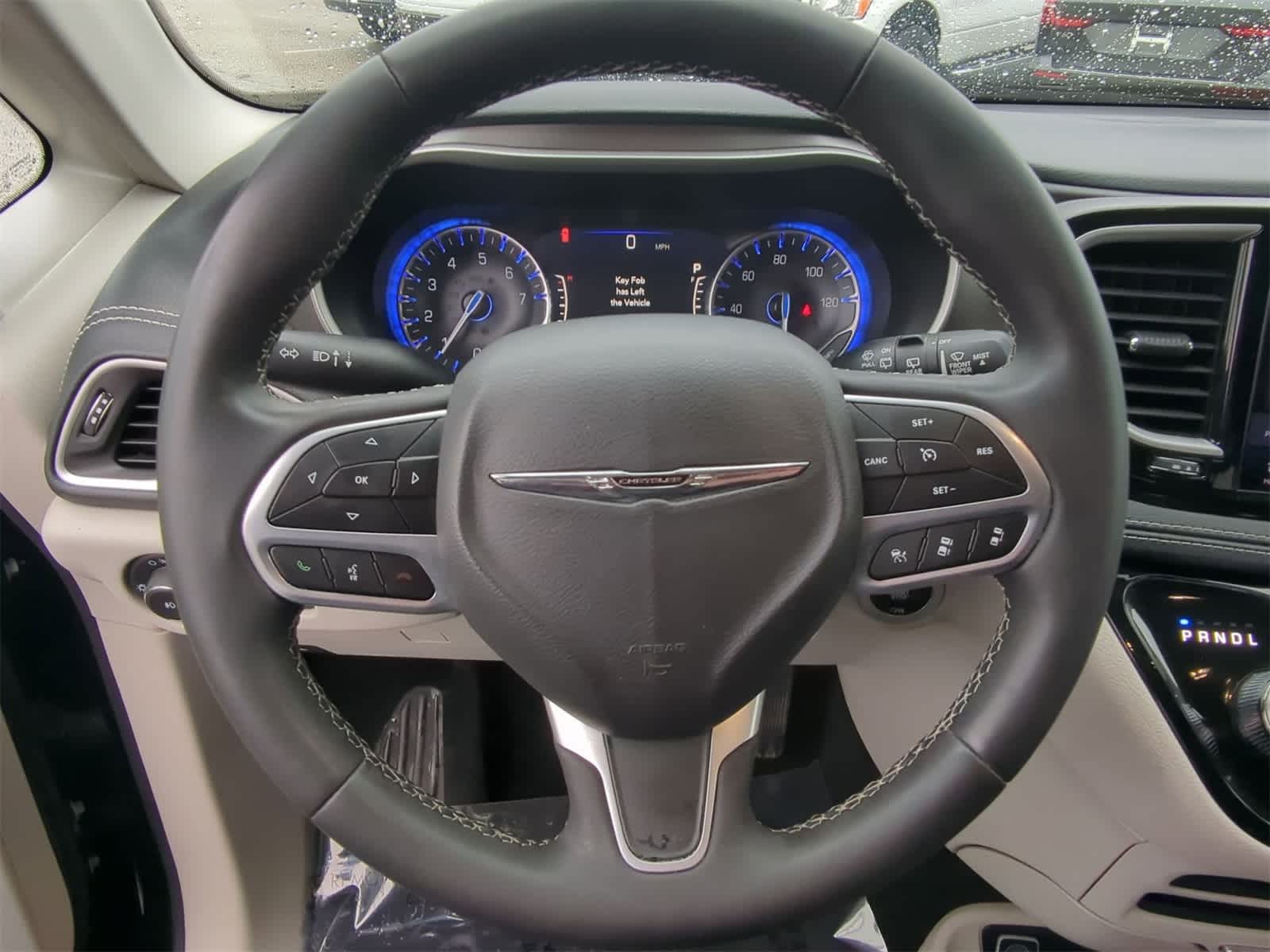 Thumbnail: 2023 Chrysler Pacifica - 22