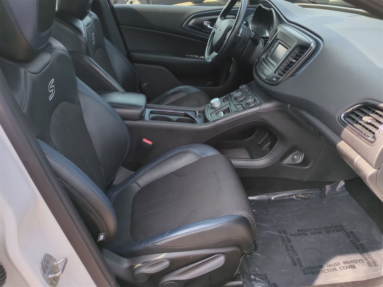 Thumbnail: 2016 Chrysler 200 - 19