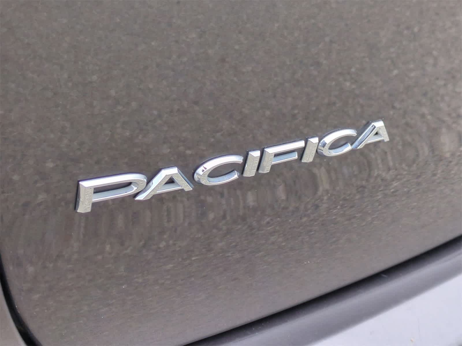 Thumbnail: 2017 Chrysler Pacifica - 13