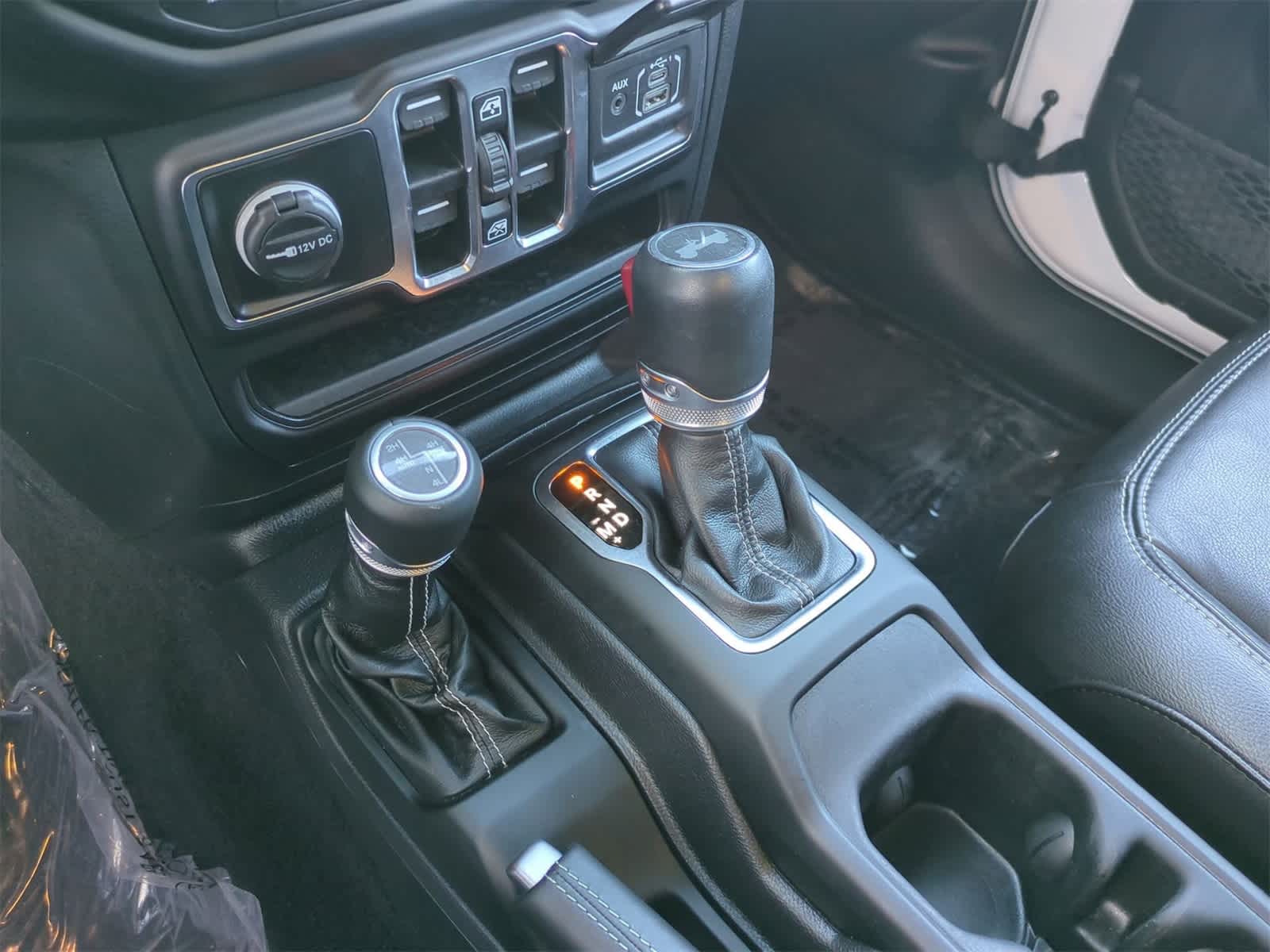 Thumbnail: 2023 Jeep Wrangler - 31