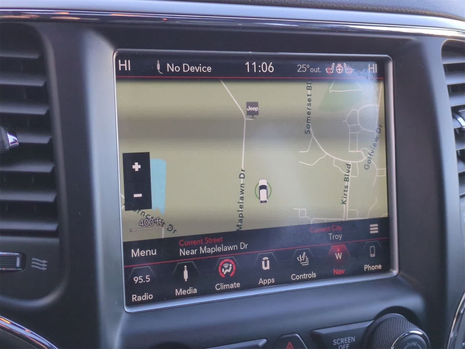 Thumbnail: 2018 Jeep Grand Cherokee - 28