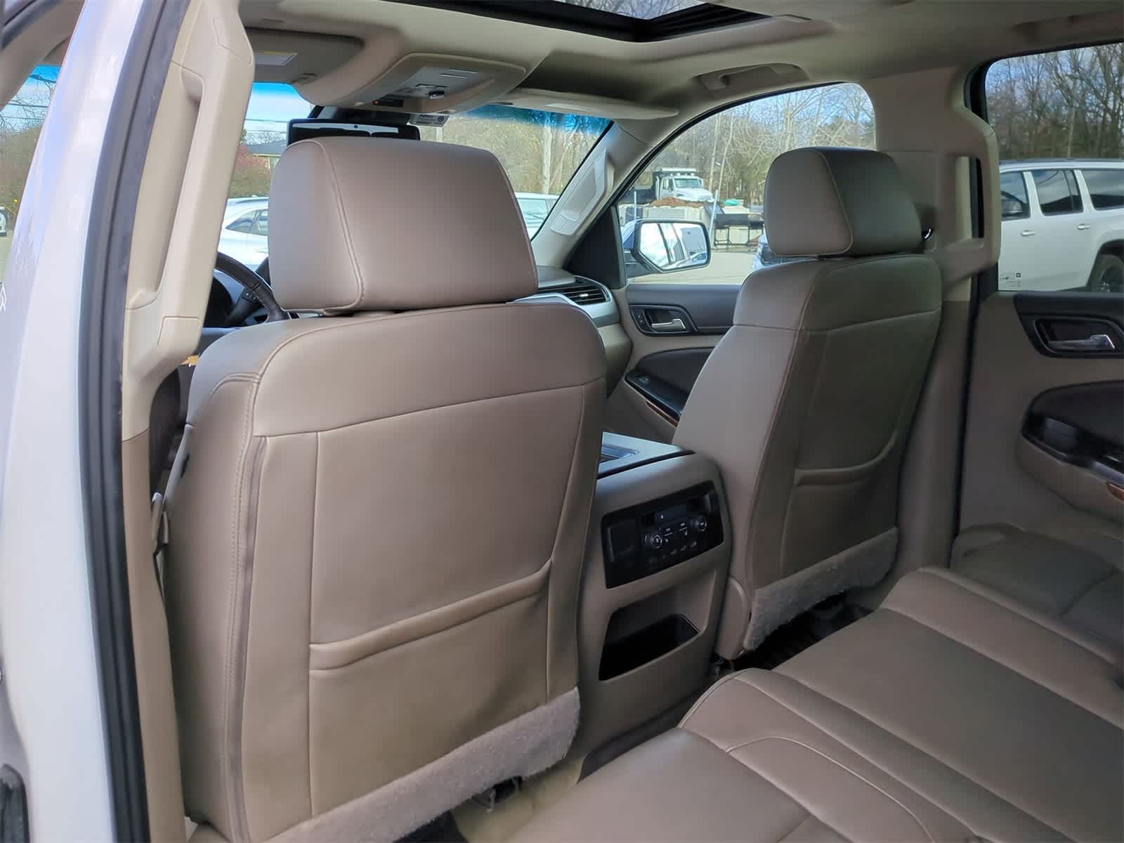 2018 Chevrolet Suburban Premier 16