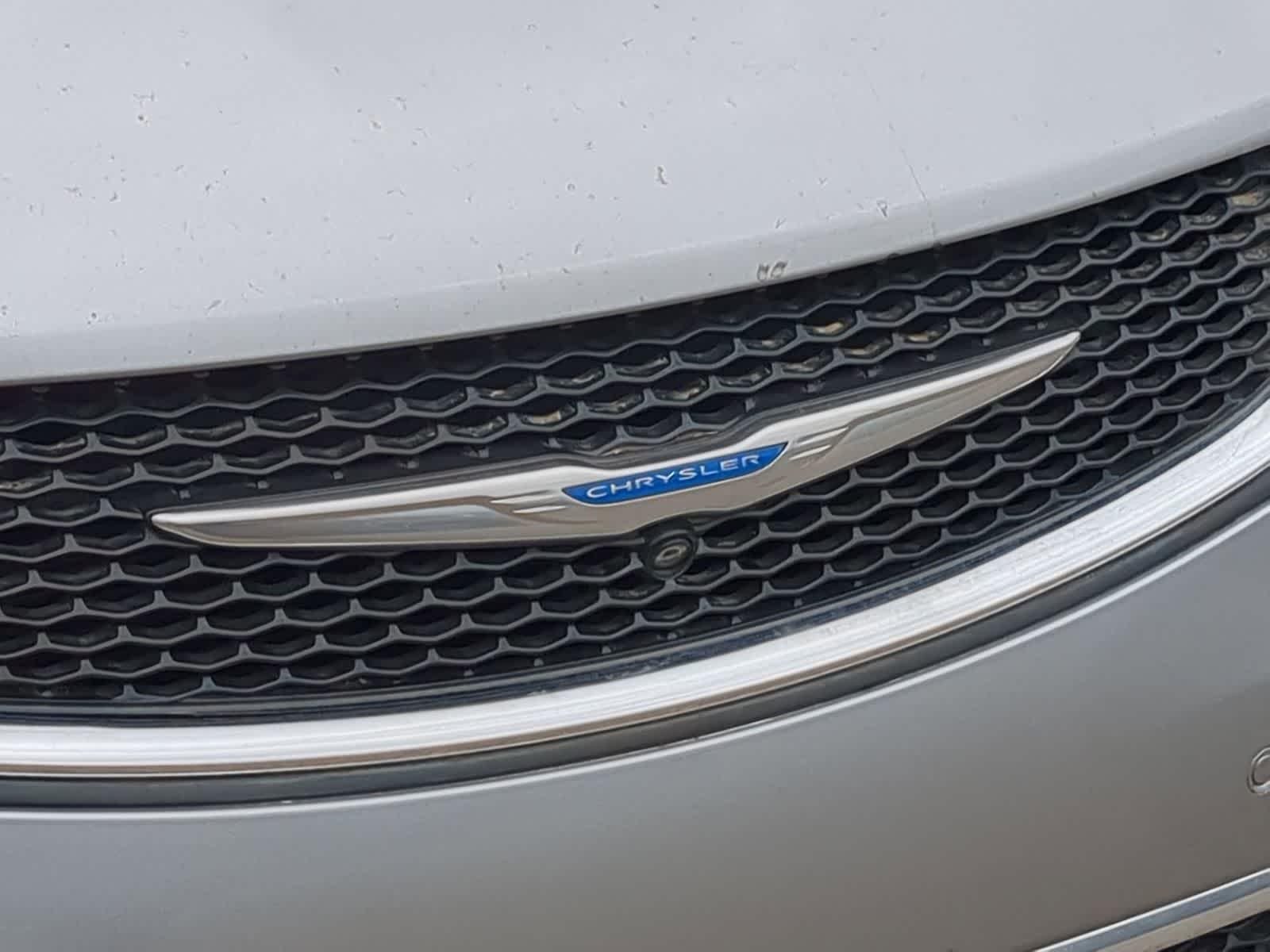 Thumbnail: 2018 Chrysler Pacifica - 12