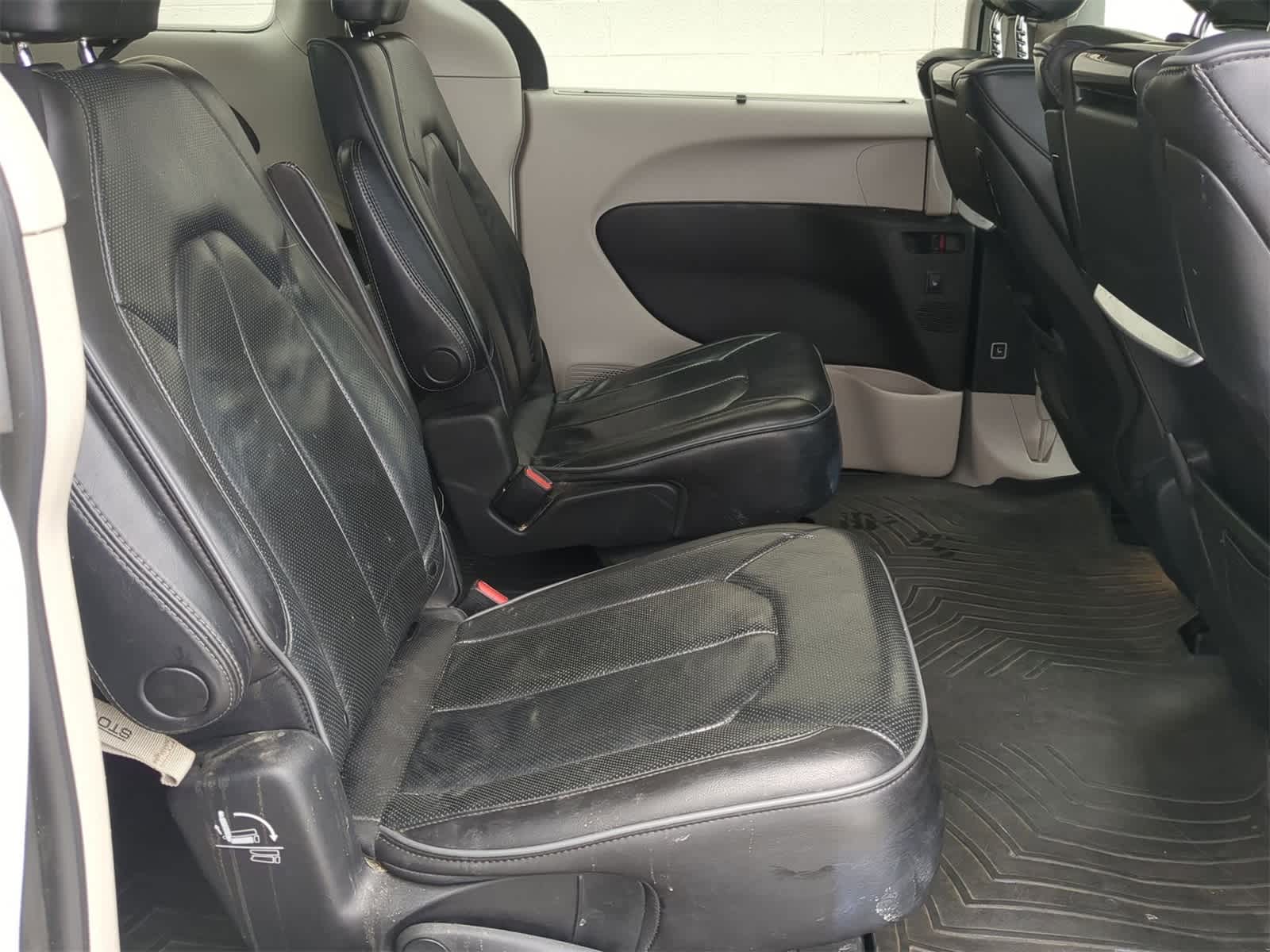 Thumbnail: 2020 Chrysler Pacifica - 27