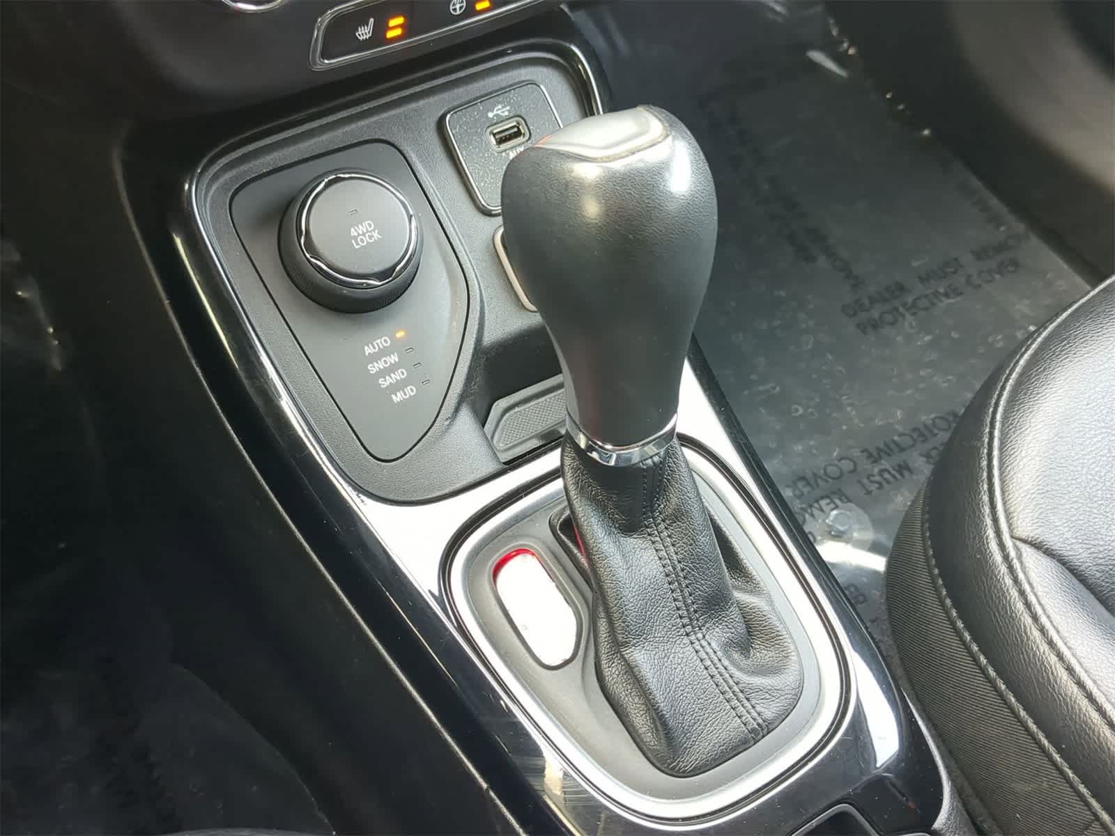 Thumbnail: 2018 Jeep Compass - 38