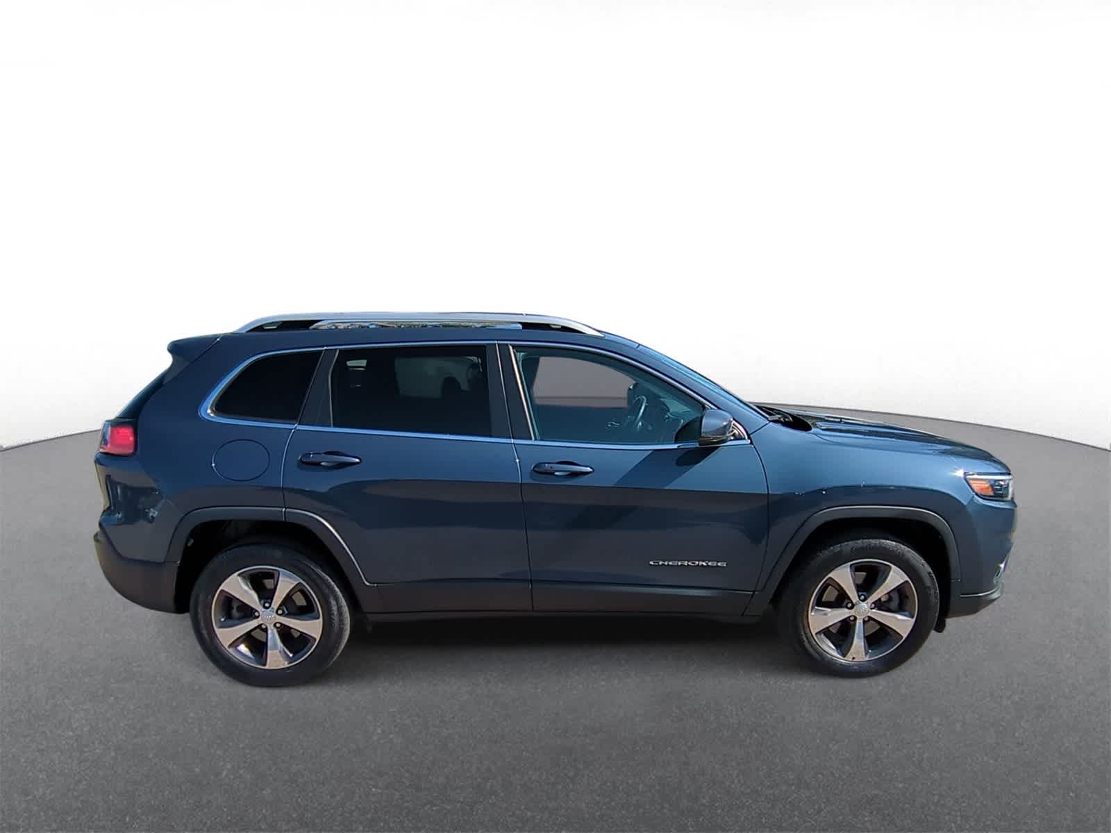 Thumbnail: 2019 Jeep Cherokee - 9