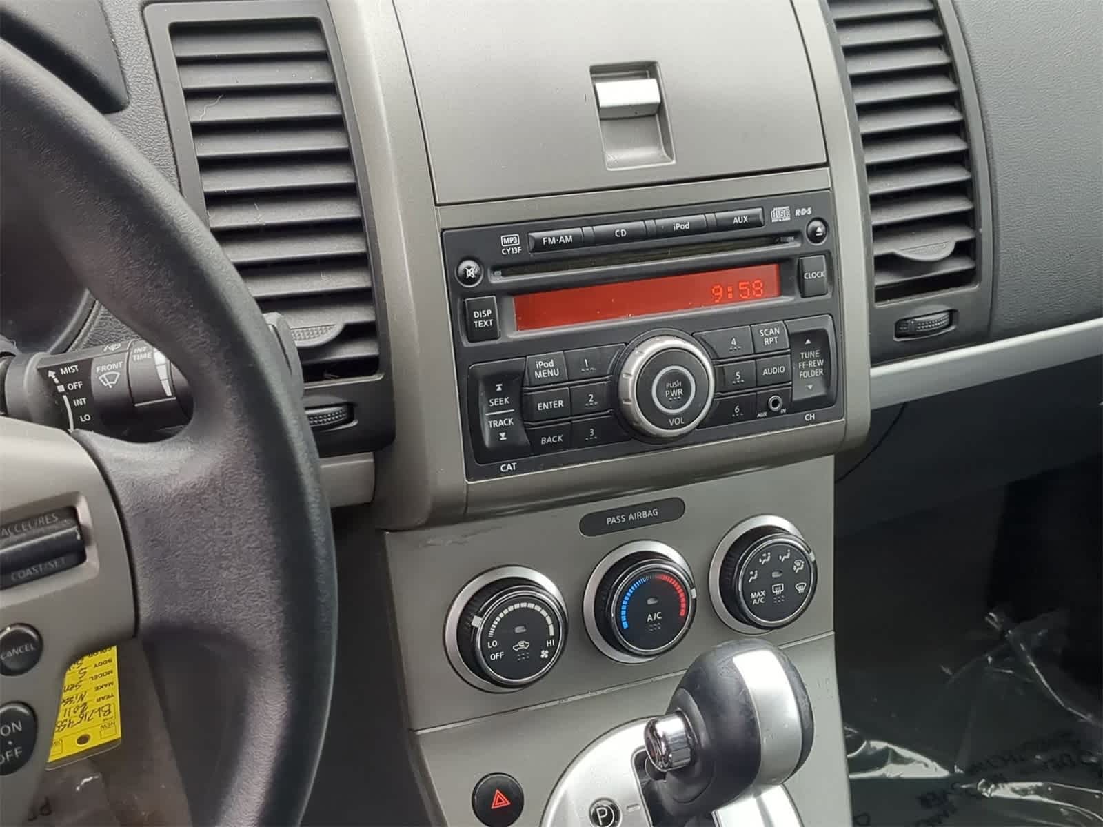 Thumbnail: 2011 Nissan Sentra - 34