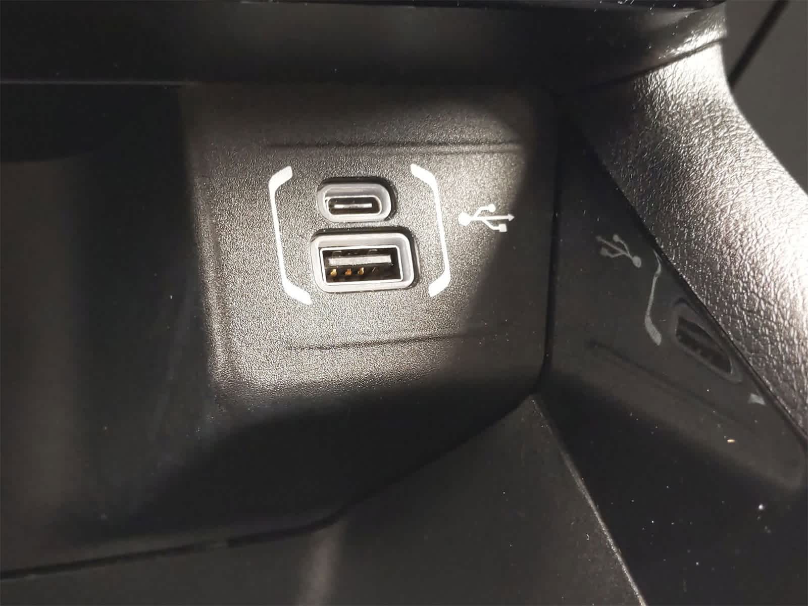 Thumbnail: 2022 Jeep Compass - 34