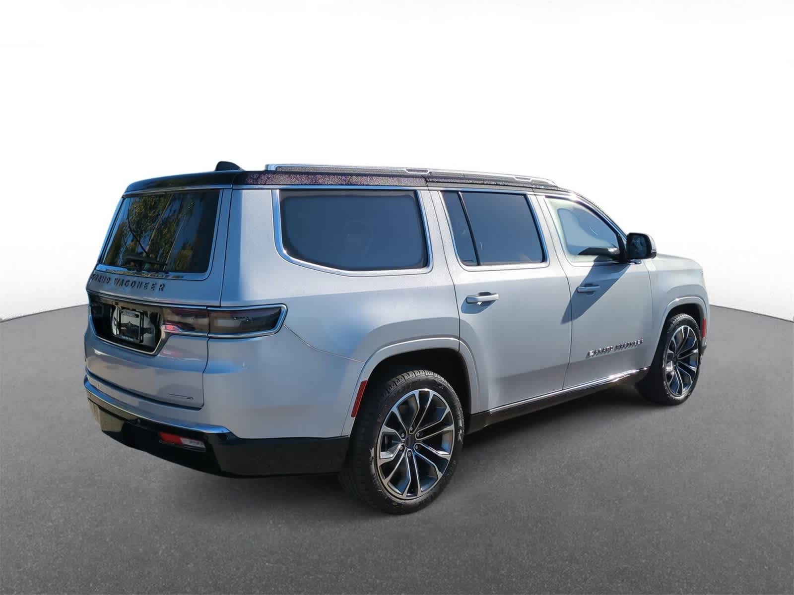 Thumbnail: 2022 Jeep Grand Wagoneer - 8