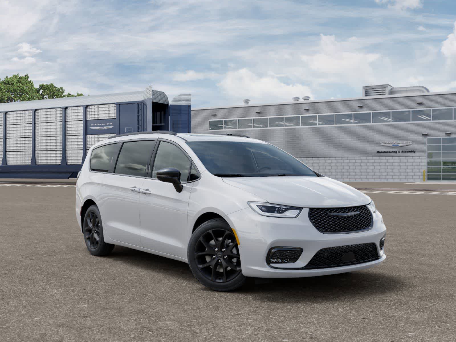 Thumbnail: 2026 Chrysler Pacifica - 5