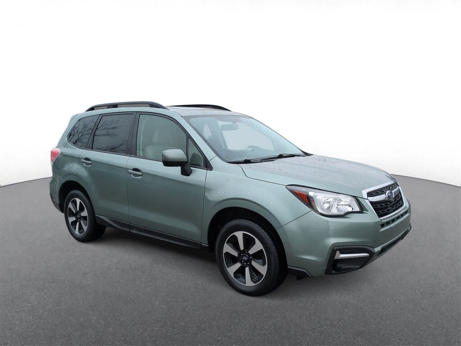 2017 Subaru Forester Premium photo 2