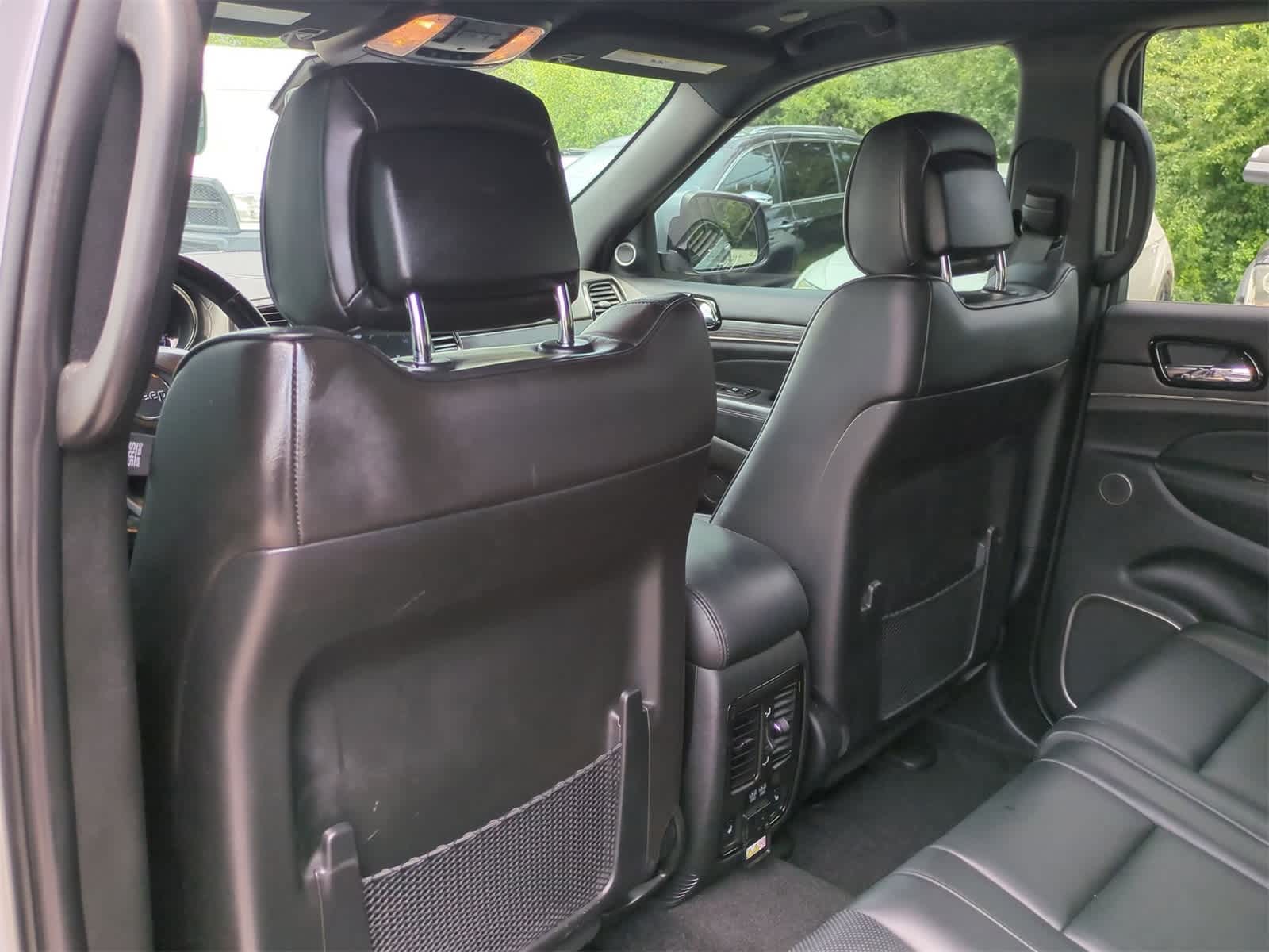 Thumbnail: 2021 Jeep Grand Cherokee - 16