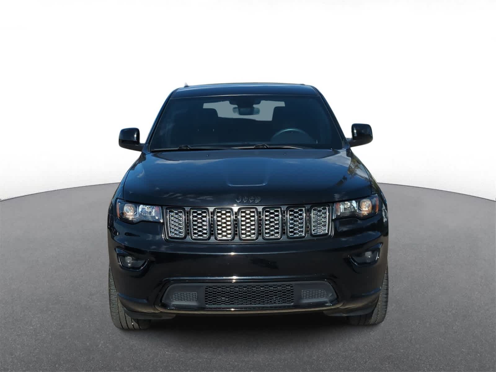 2019 Jeep Grand Cherokee Altitude photo 3