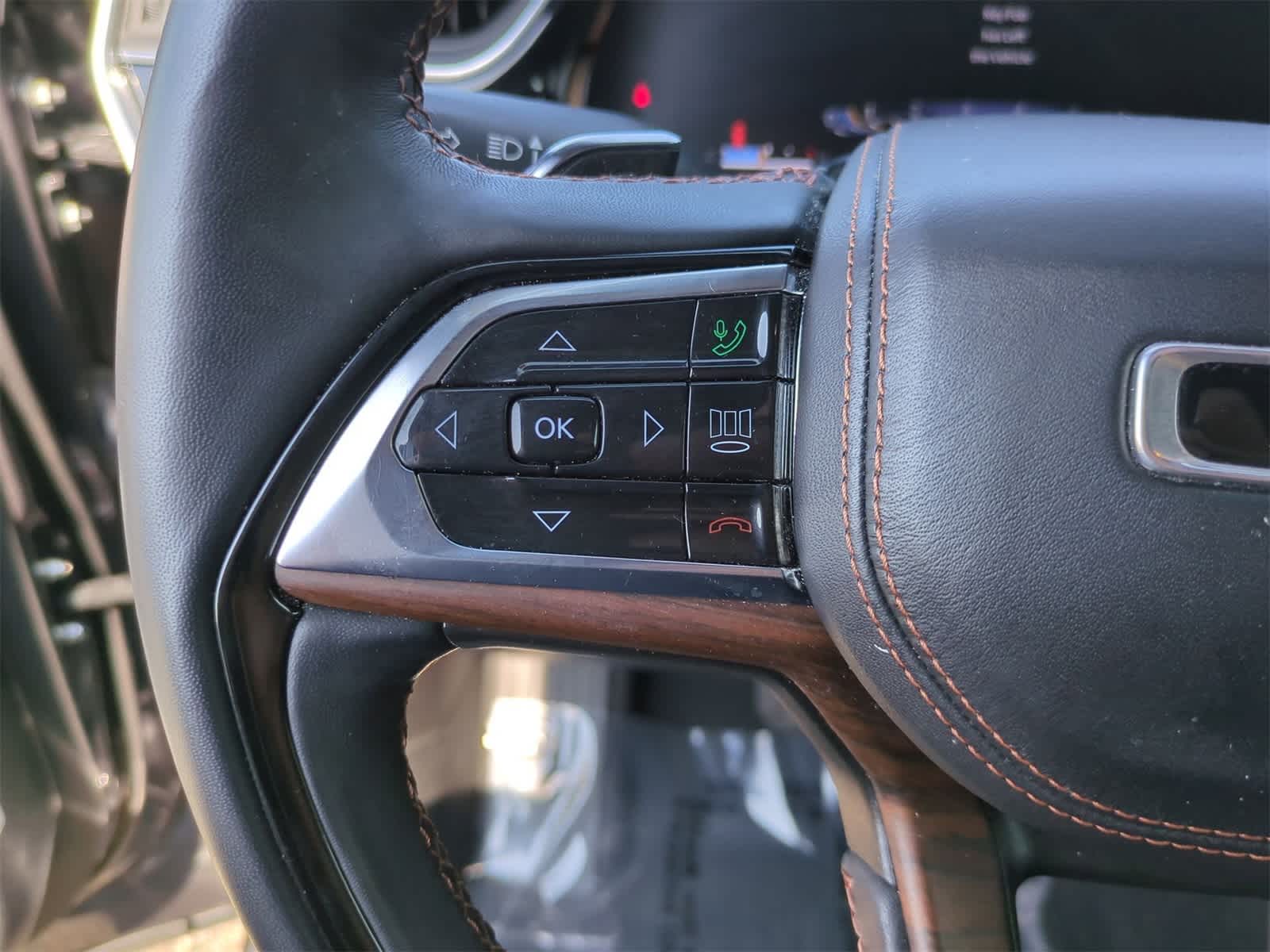 Thumbnail: 2022 Jeep Grand Cherokee - 22
