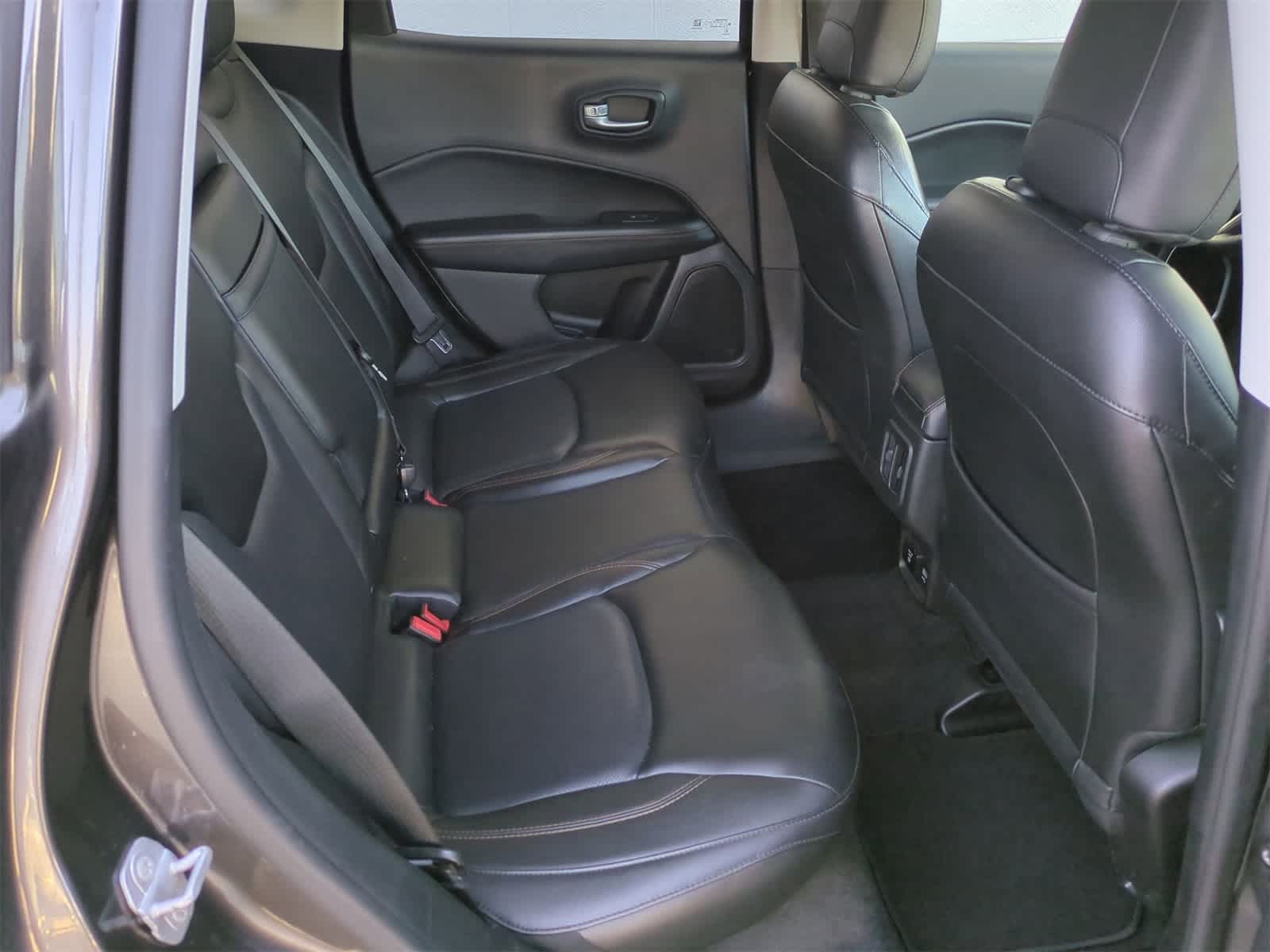 Thumbnail: 2018 Jeep Compass - 21