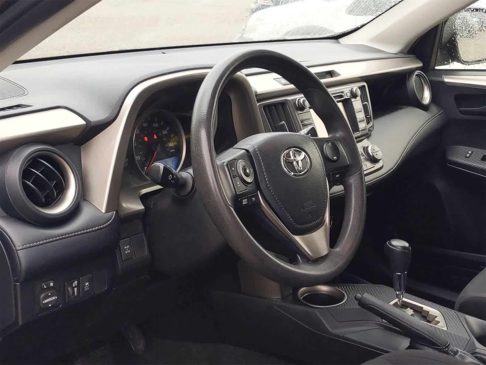 2013 Toyota RAV4 XLE 10