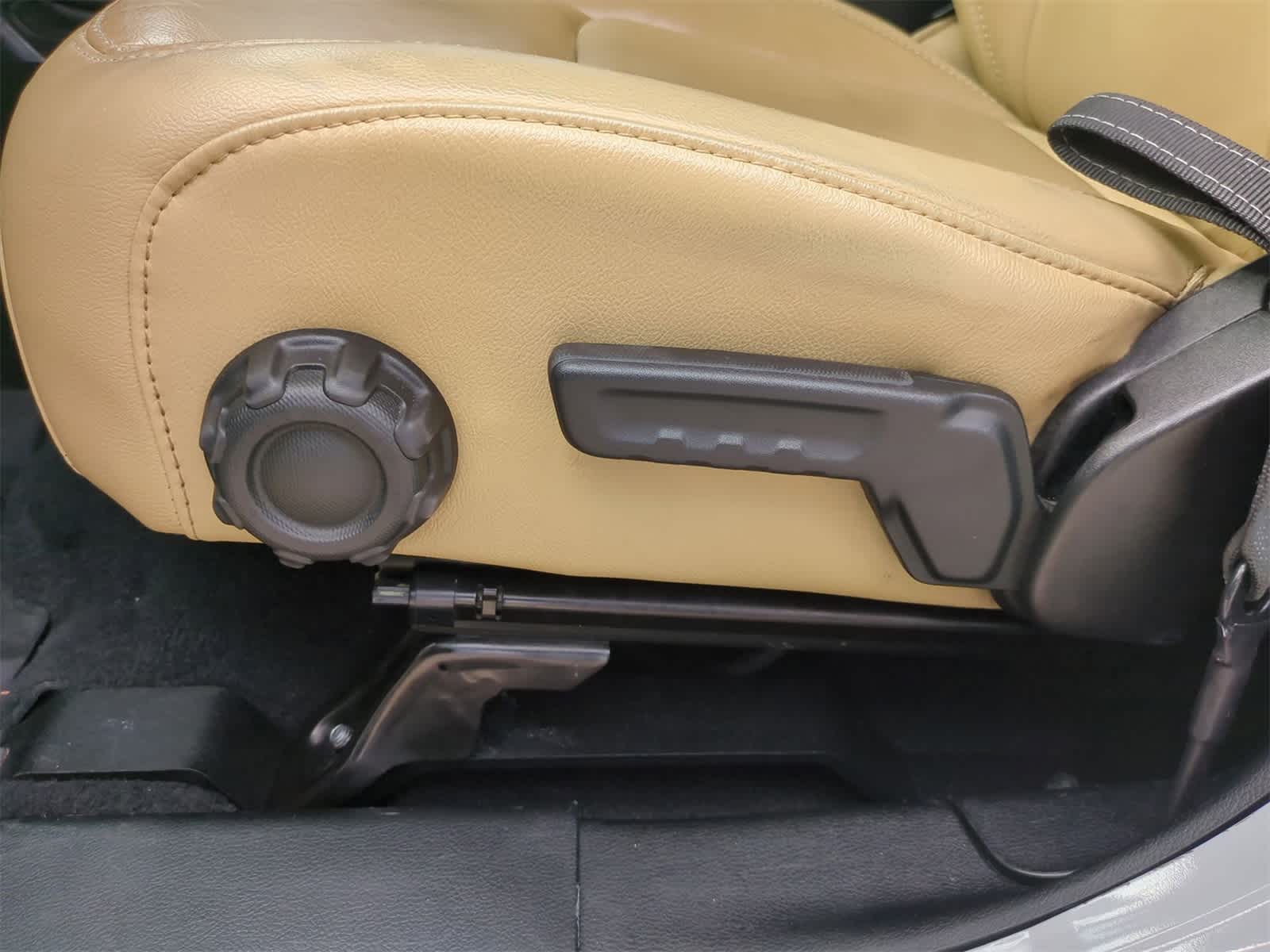 Thumbnail: 2018 Jeep Wrangler - 17