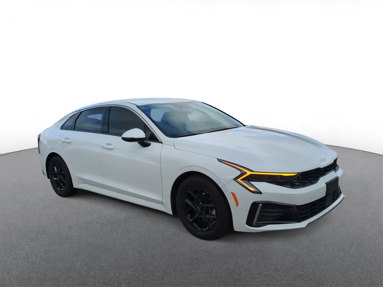 2025 Kia K5 LXS photo 2
