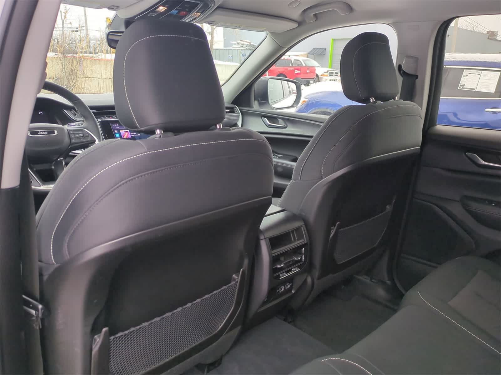 Thumbnail: 2023 Jeep Grand Cherokee - 18