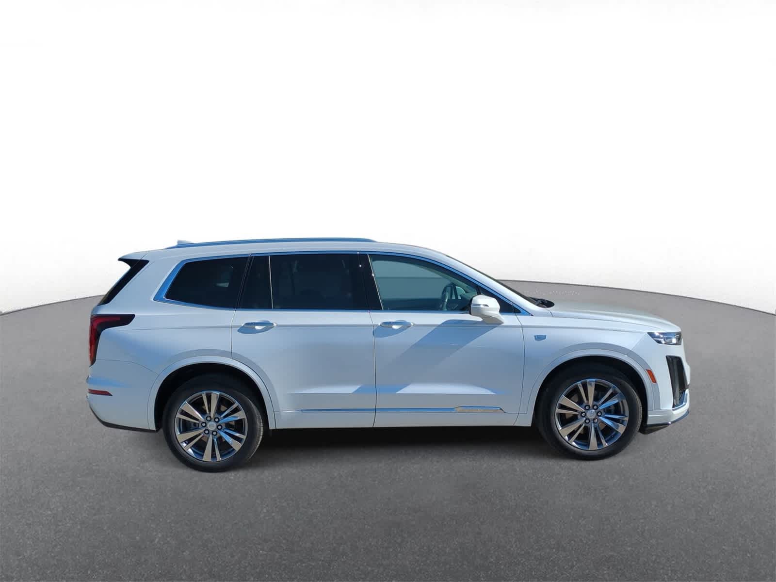 Thumbnail: 2024 Cadillac XT6 - 9