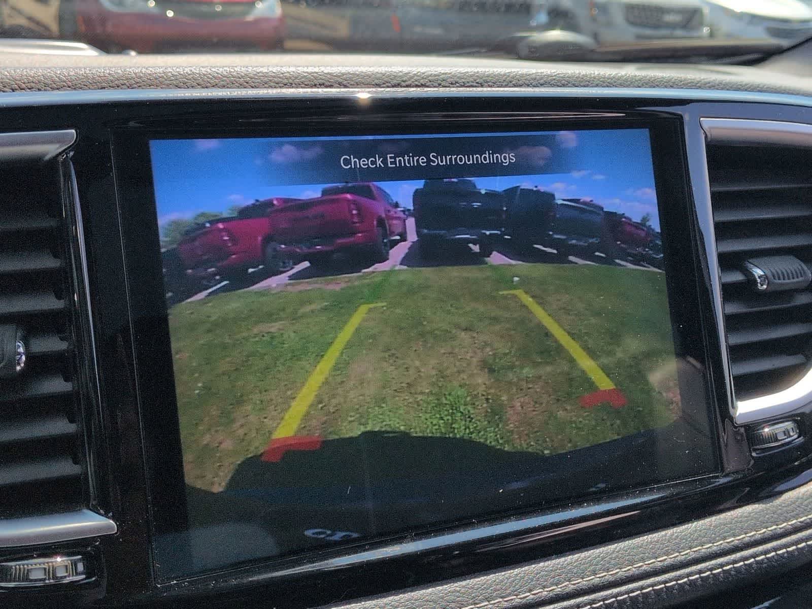 Thumbnail: 2021 Chrysler Pacifica - 32