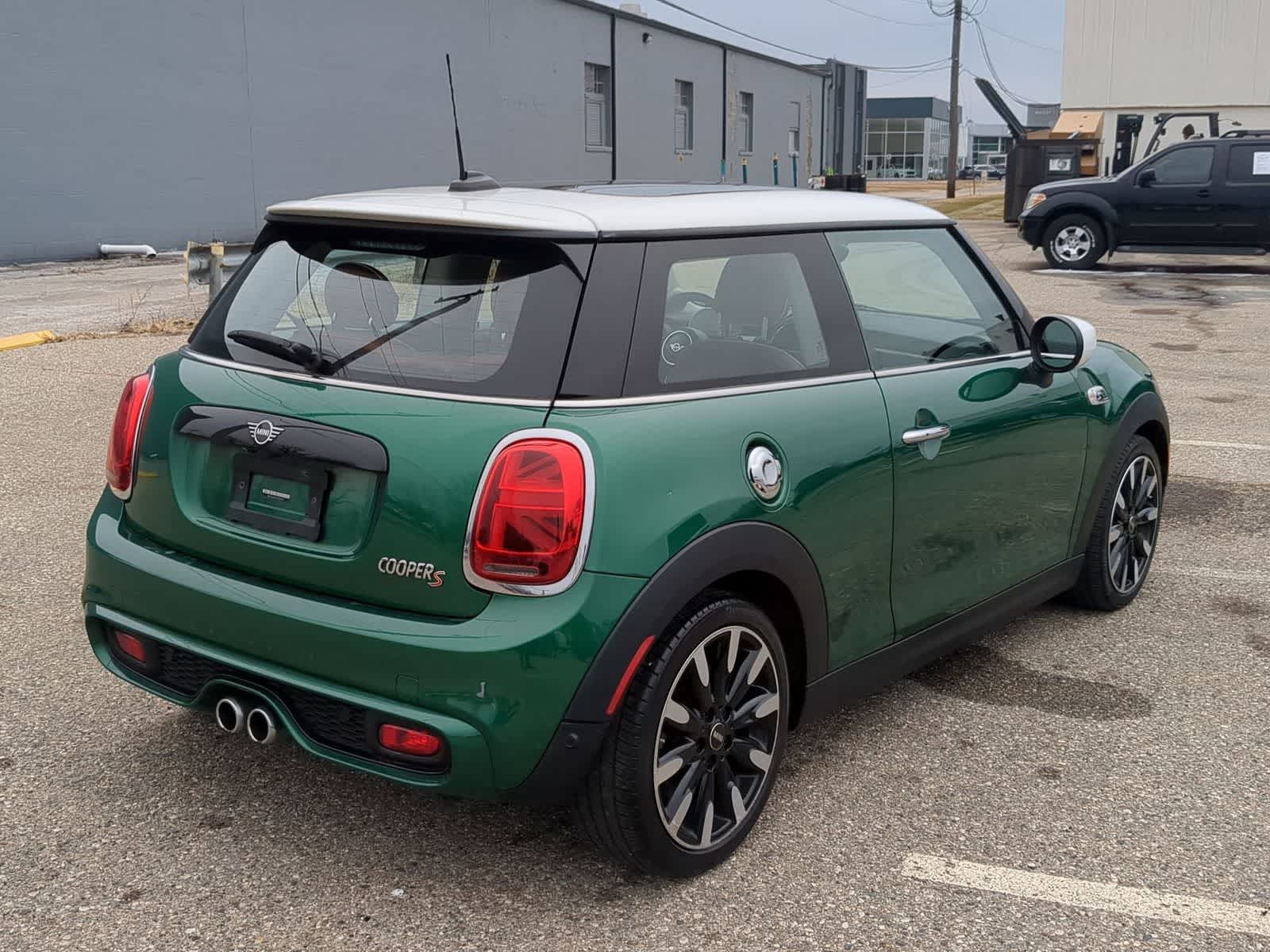 Thumbnail: 2021 MINI Cooper Hardtop - 14