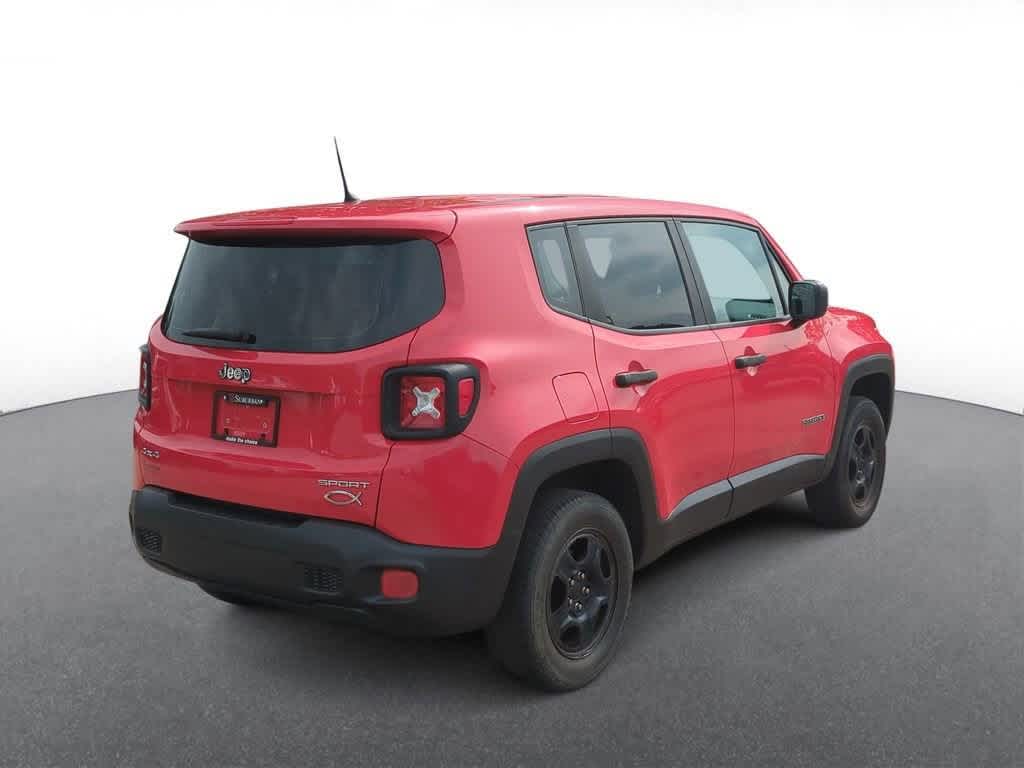 Thumbnail: 2017 Jeep Renegade - 8