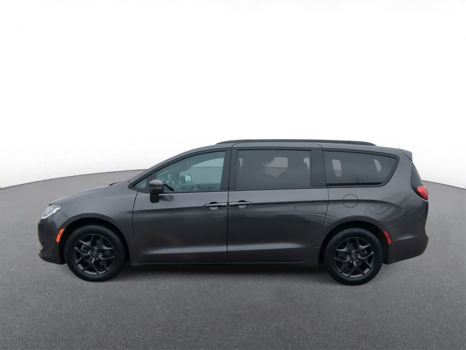 Thumbnail: 2019 Chrysler Pacifica - 5