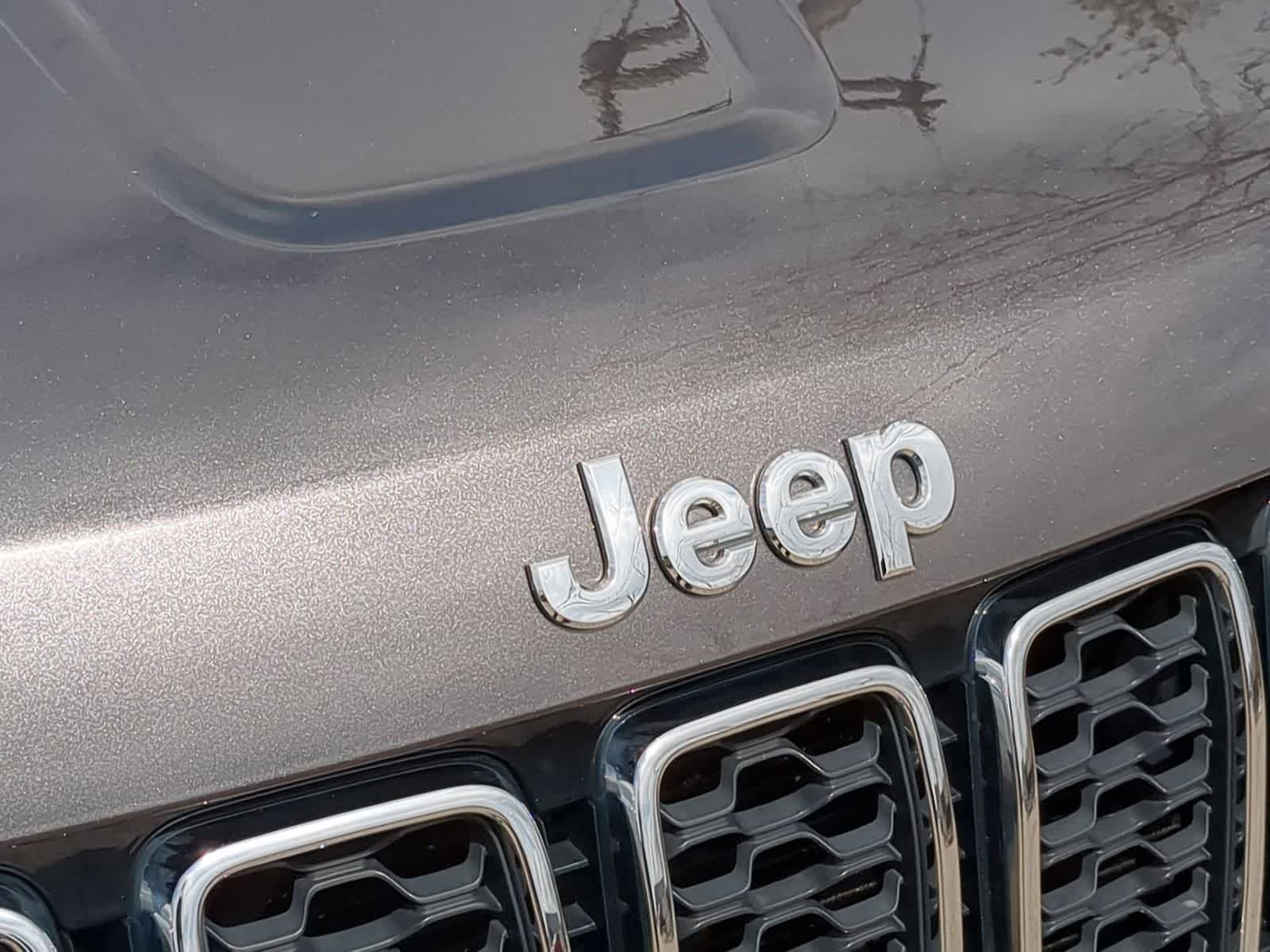 Thumbnail: 2019 Jeep Grand Cherokee - 12