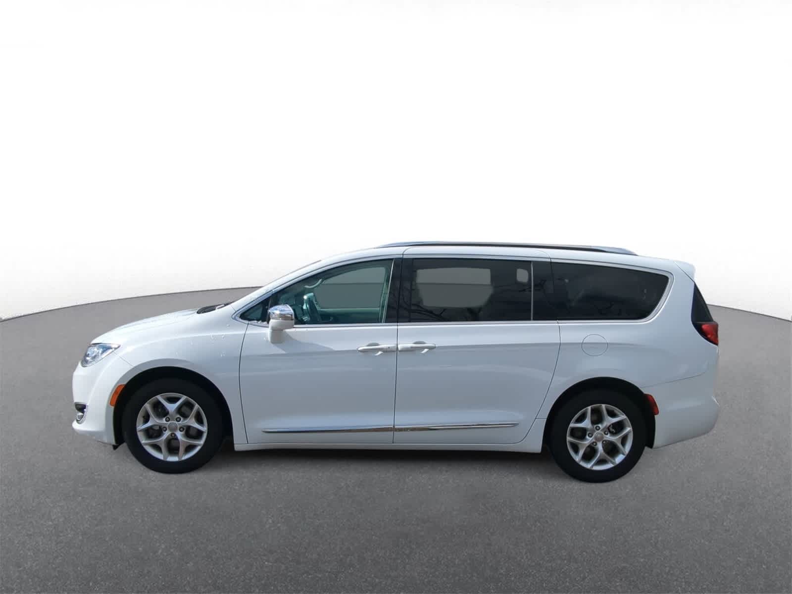 Thumbnail: 2020 Chrysler Pacifica - 5