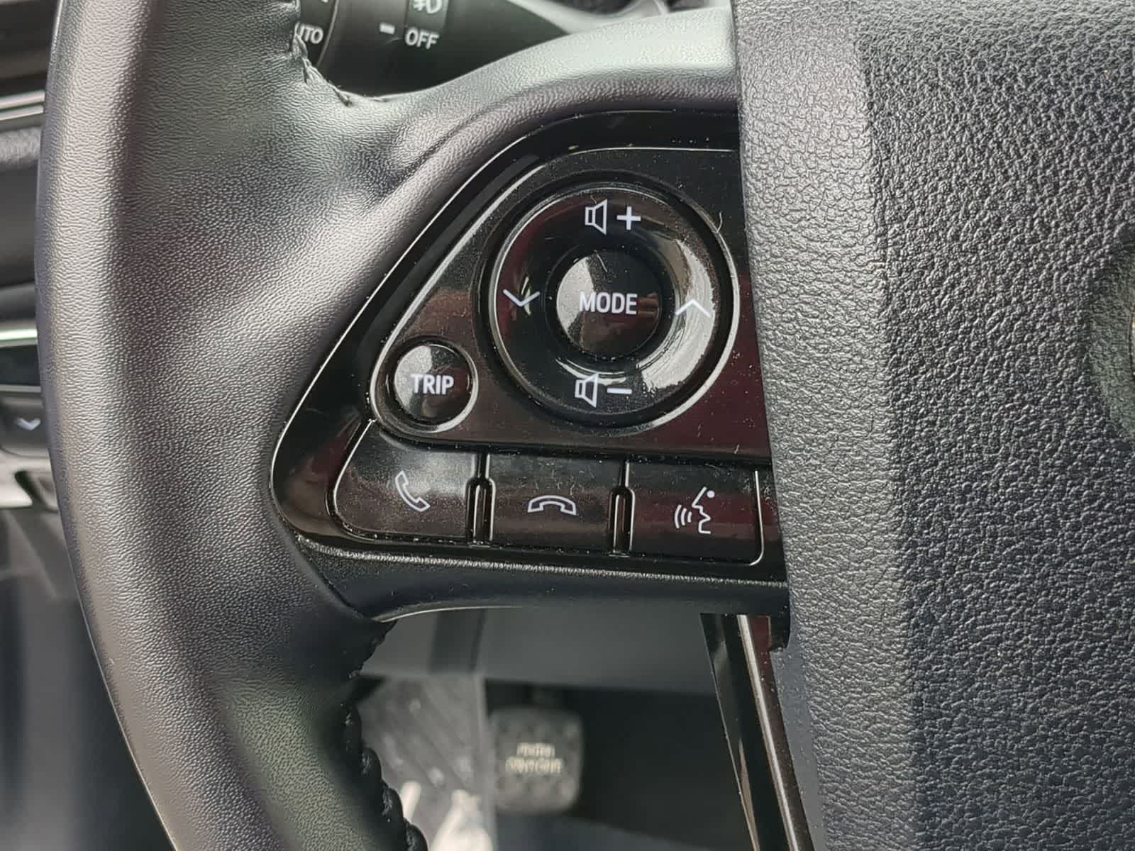 Thumbnail: 2022 Toyota Prius - 23