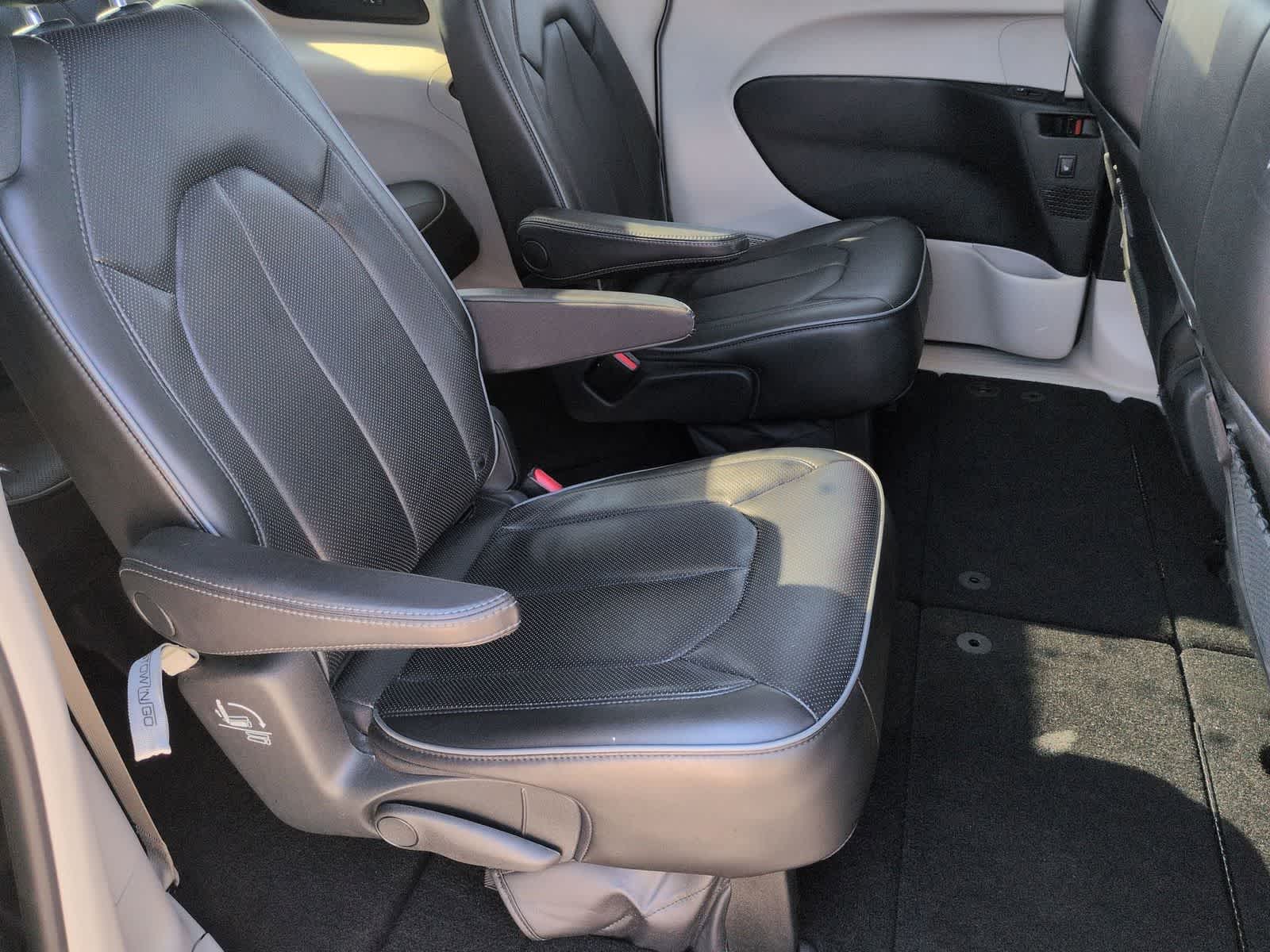 Thumbnail: 2020 Chrysler Pacifica - 22