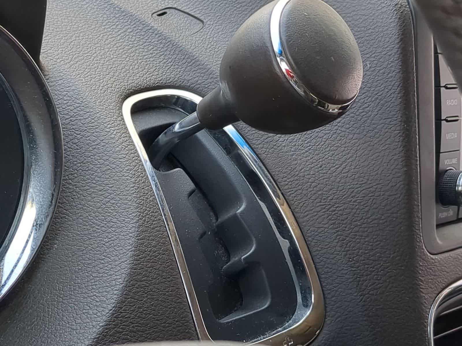 Thumbnail: 2013 Chrysler Town & Country - 28