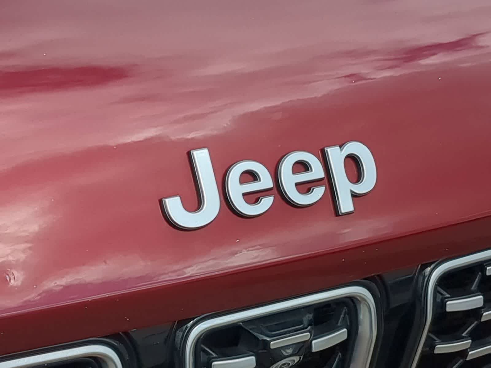 Thumbnail: 2022 Jeep Grand Cherokee - 12