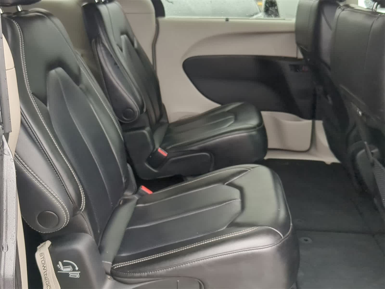 Thumbnail: 2023 Chrysler Pacifica - 20