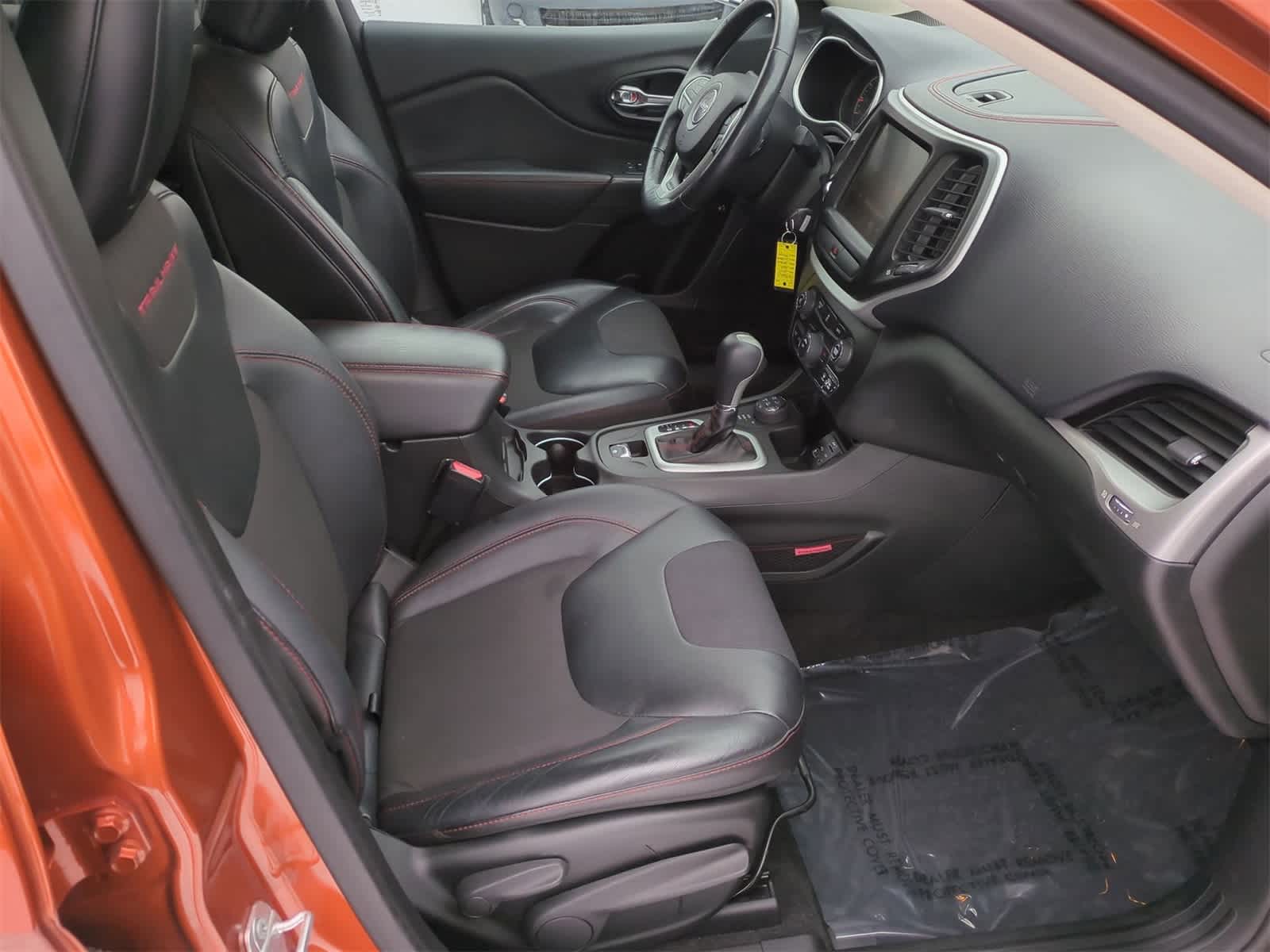 Thumbnail: 2015 Jeep Cherokee - 21