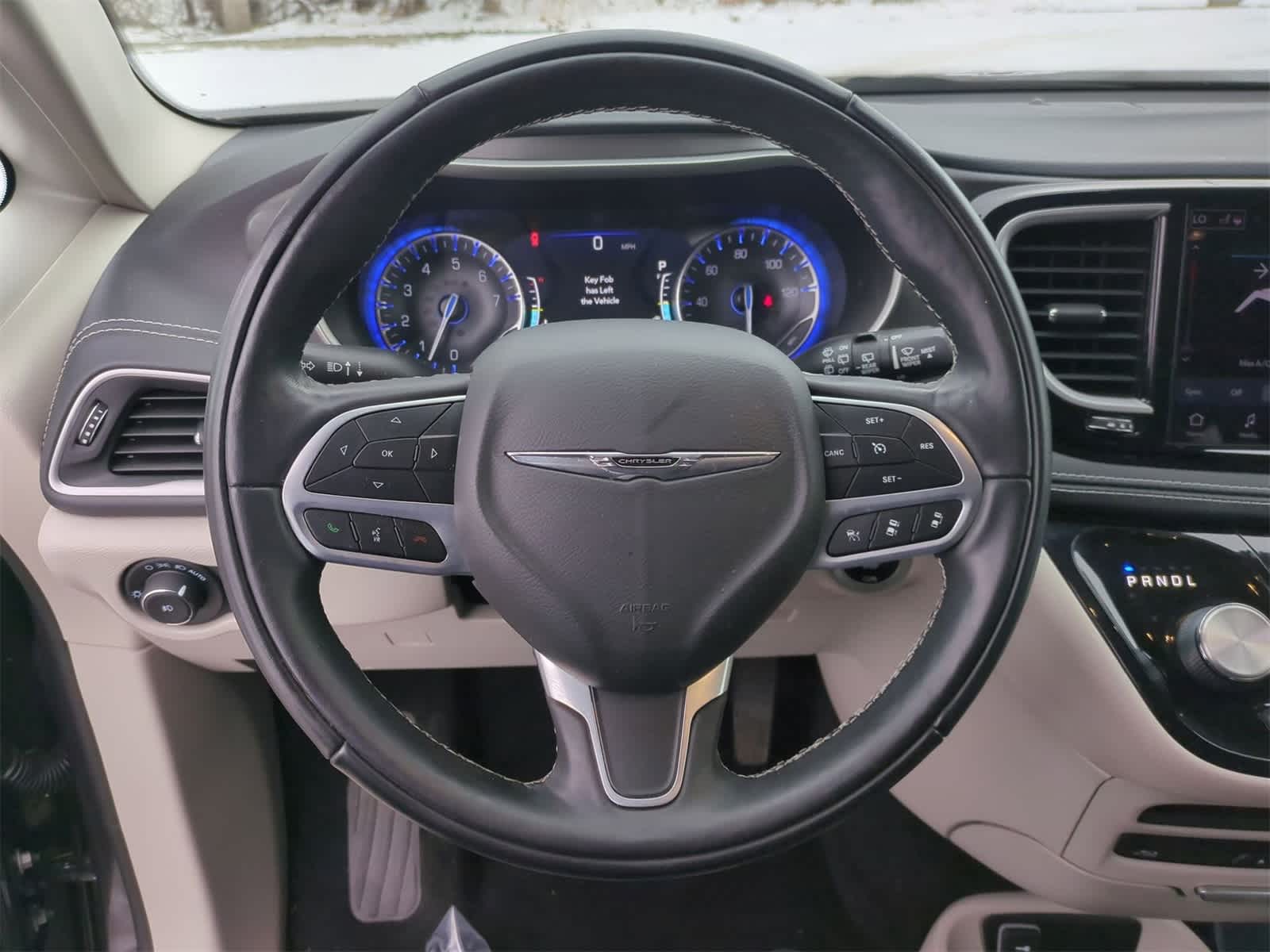 Thumbnail: 2022 Chrysler Pacifica - 22