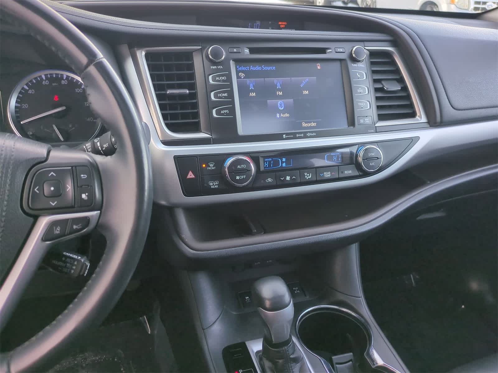 Thumbnail: 2019 Toyota Highlander - 28