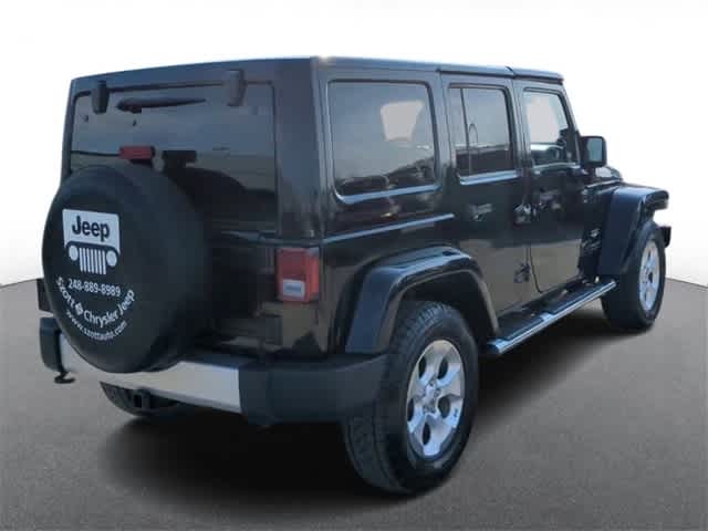2014 Jeep Wrangler Unlimited Sahara 8