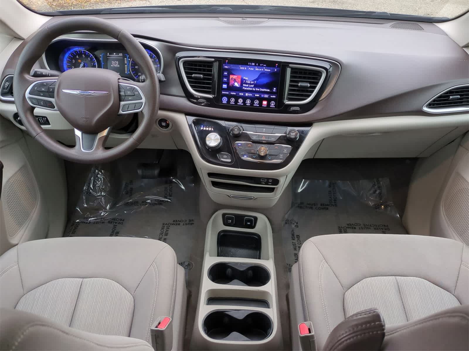 Thumbnail: 2017 Chrysler Pacifica - 15