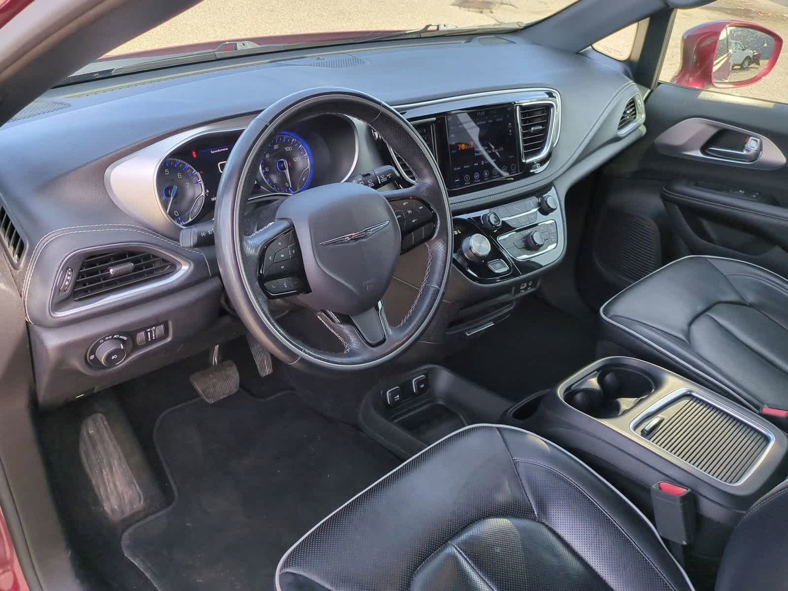 Thumbnail: 2019 Chrysler Pacifica - 10