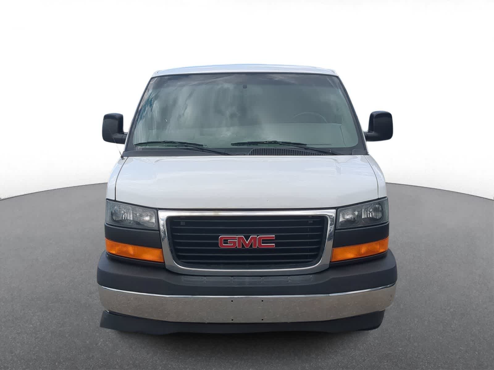 Thumbnail: 2017 GMC Savana - 3