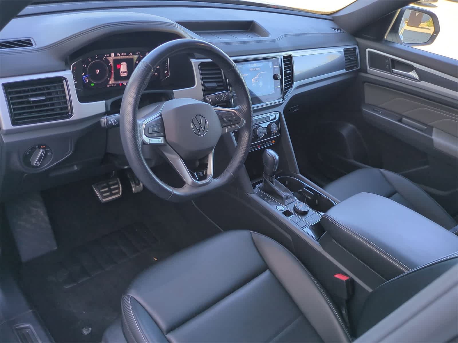 Thumbnail: 2023 Volkswagen Atlas - 10