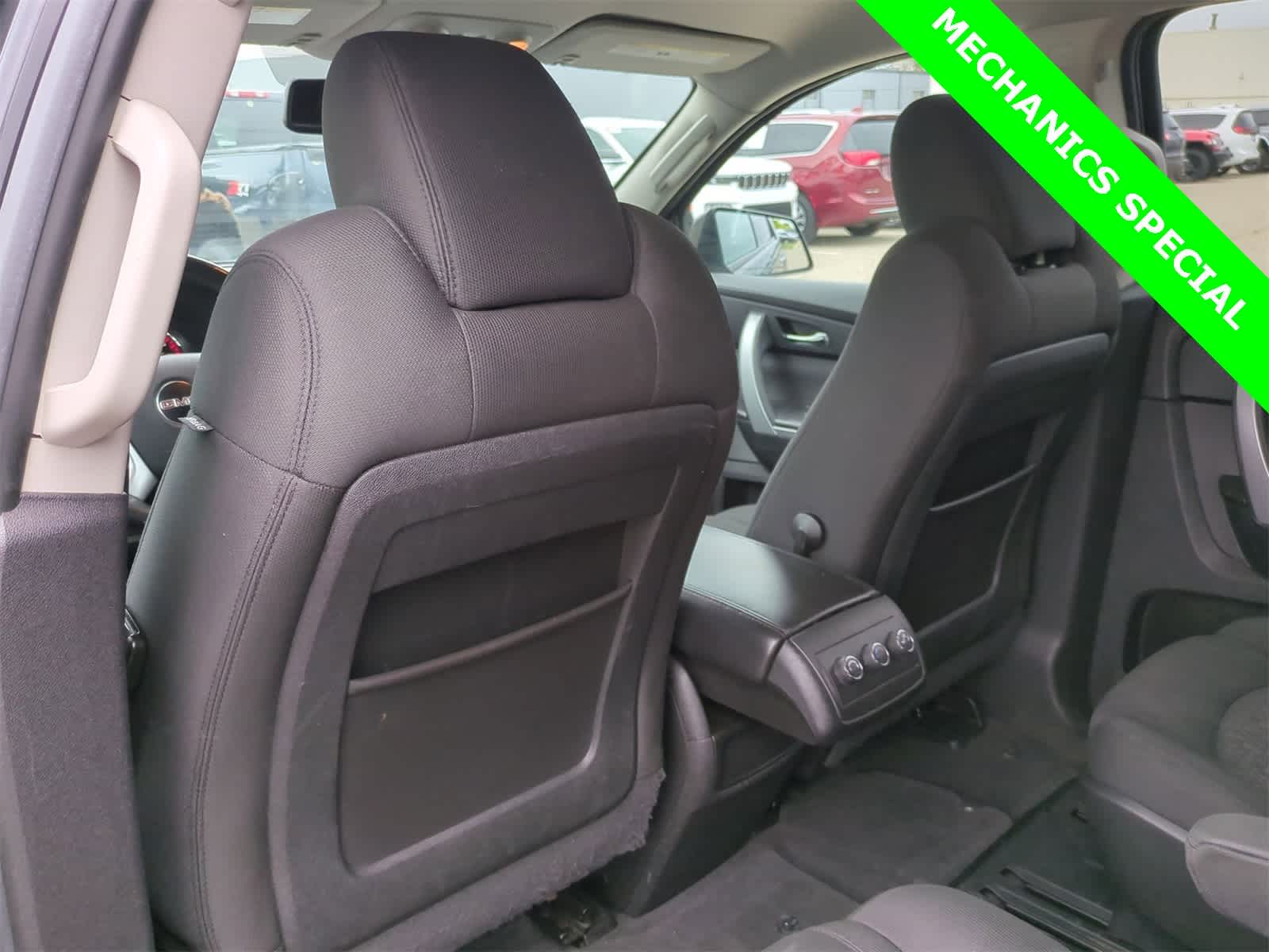 Thumbnail: 2011 GMC Acadia - 16